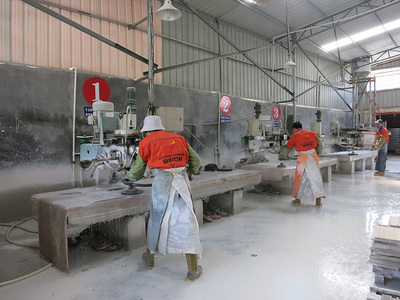 專注于木紋，執著于質量——走進嘉巖石材