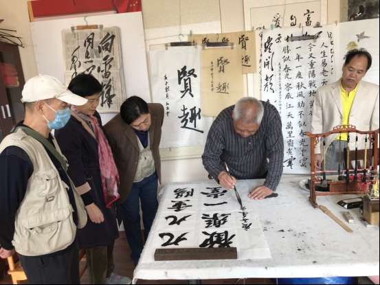 九九重陽翰墨飄香 蓉灣社區書法交流會溫情上演